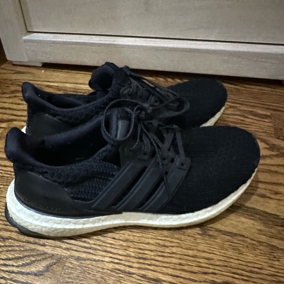Adidas Ultraboosts - Picture 4 of 5